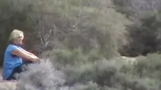 Хоер охин masturbate сурдаг.