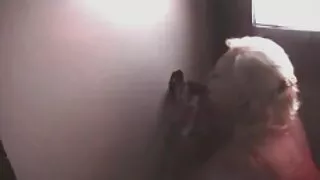 Найз охидууд бүлгийн секс хийдэг.