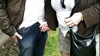 Тэр гайхалтай blowjob өгдөг.
