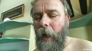 Хүнд өдрийн ажлын дараа тэр fucked өгнө.  Эхнэр омогтой бэлгийн хөгжилтэй байх.
