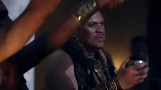 Шаргал навч хөрш зөндөө өөрийгөө.
