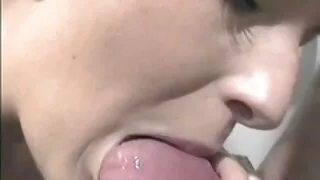Гичий нь Хойд Эцэгтэй хуурдаг.