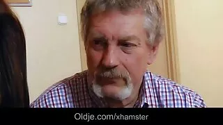 Дараагийн кастинг дээр сайхан хөхтэй шулуун гэдсээр охины хувьд салсан.