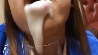 ОХУ-ын охин madly хүсдэг зөндөө.