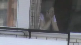 Mac Mac нь сургуулийн сурагч зөндөө хандлагатай байдаг.
