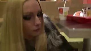 Зөндөө эхнэр doggy хэв маяг нь том дагуурын.