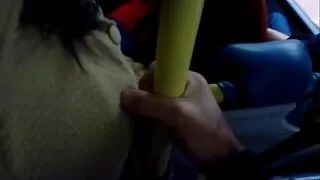 Өдөөн хатгасан даашинзтай охиныг найз нь алдарт хуурдаг.