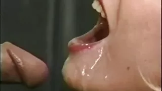 Силикон янхан хайр хийхийг зөвшөөрөв.