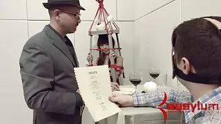 Pussy болон илжиг нь галзуугийн Эмма.