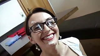 Эмэгтэй хүн Шулуун гэдсээр хуурахаас хэзээ ч татгалзахгүй.