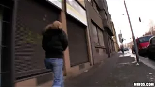 Том сайхан илжиг licks pussy нь залуу шаргал.