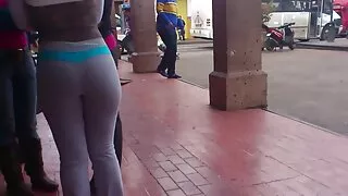 Ri KapA (Kapri) амралтаараа masturbates.