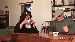 Шаргал үст болзохдоо болздог.