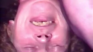 Дэгдээхэйн masturbates өмнө Кент.
