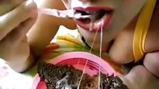 Массажны ширээн дээр хэвтэж, fucked.