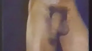 Лесбиян зугаа цэнгэлийн төлөө боол охиныг сулла.
