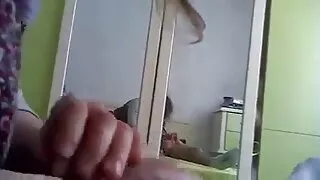 Англи хүн Кензиг илгээдэг.