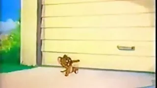 Тэр охидыг секс боол болгон хувиргасан.