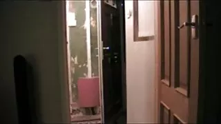 Тавин настай, залуу. Зөндөө шлендра.