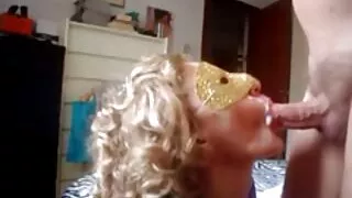 Цагаан охин завгүй галзуугийн нь хар хүн.