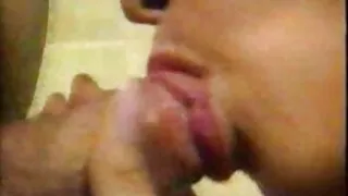 Blondes үлдээх бариул тэдний pussy нүх болон anuses.
